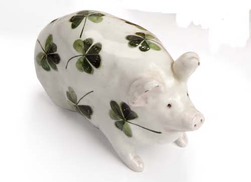 A small Wemyss pig,