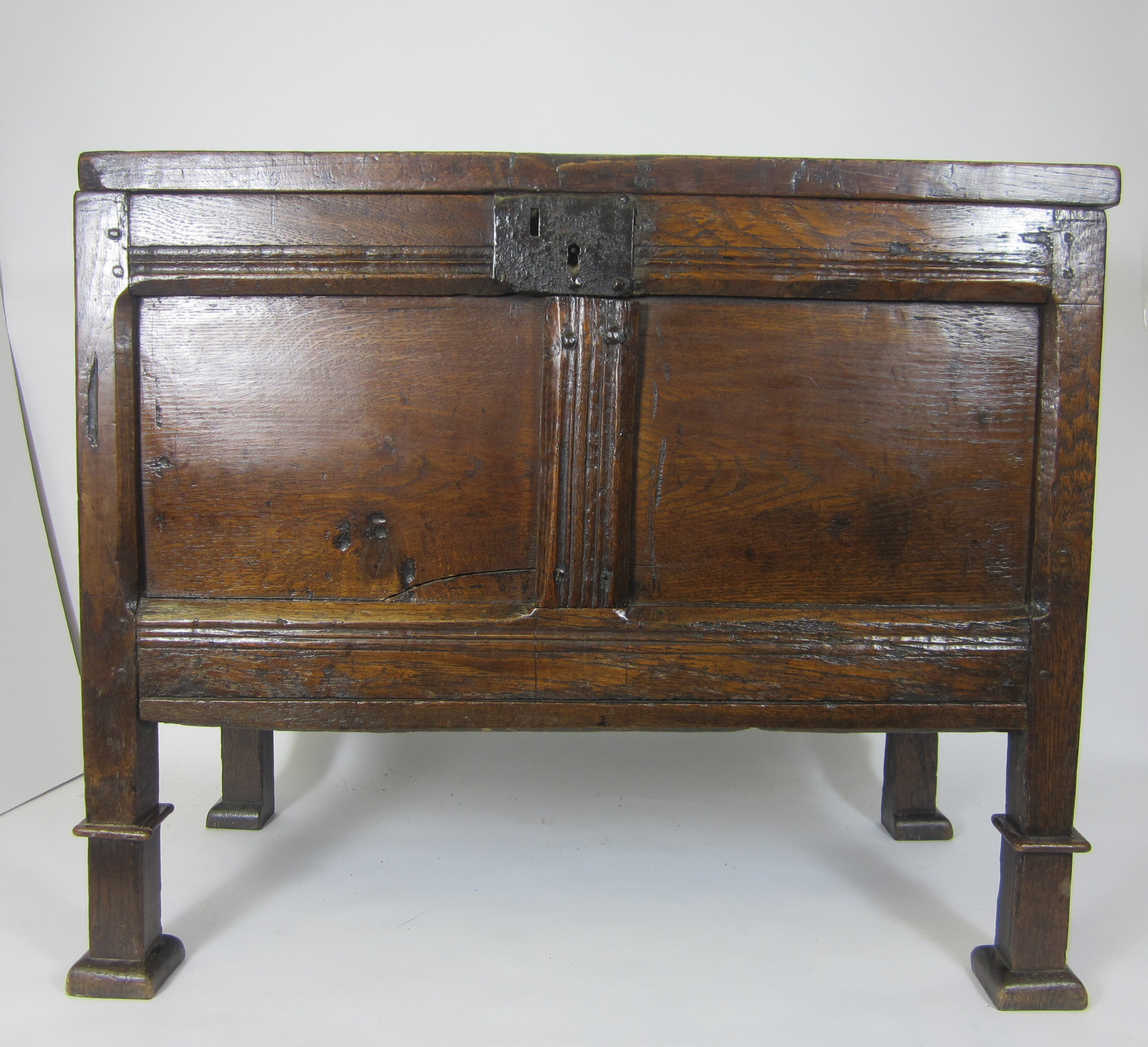 SCOTTISH OAK COFFER