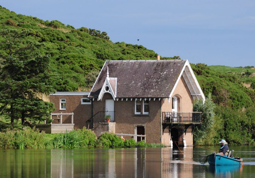 THREE NIGHT STAY AT COLDINGHAM LOCH, FOR UP TO SIX PEOPLE, WITH OPTIONAL FLY FISHING