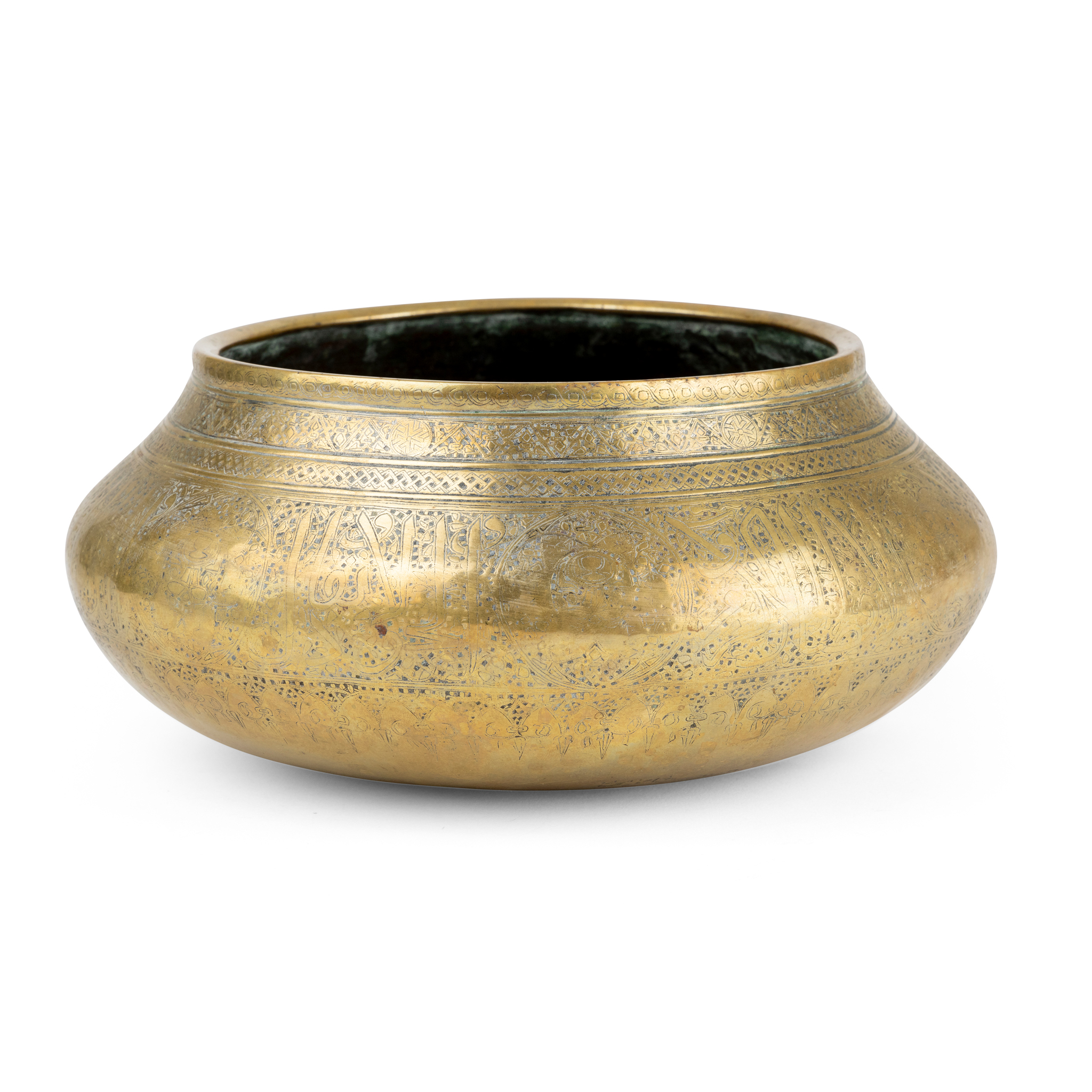 A MAMLUK ENGRAVED BRASS BOWL