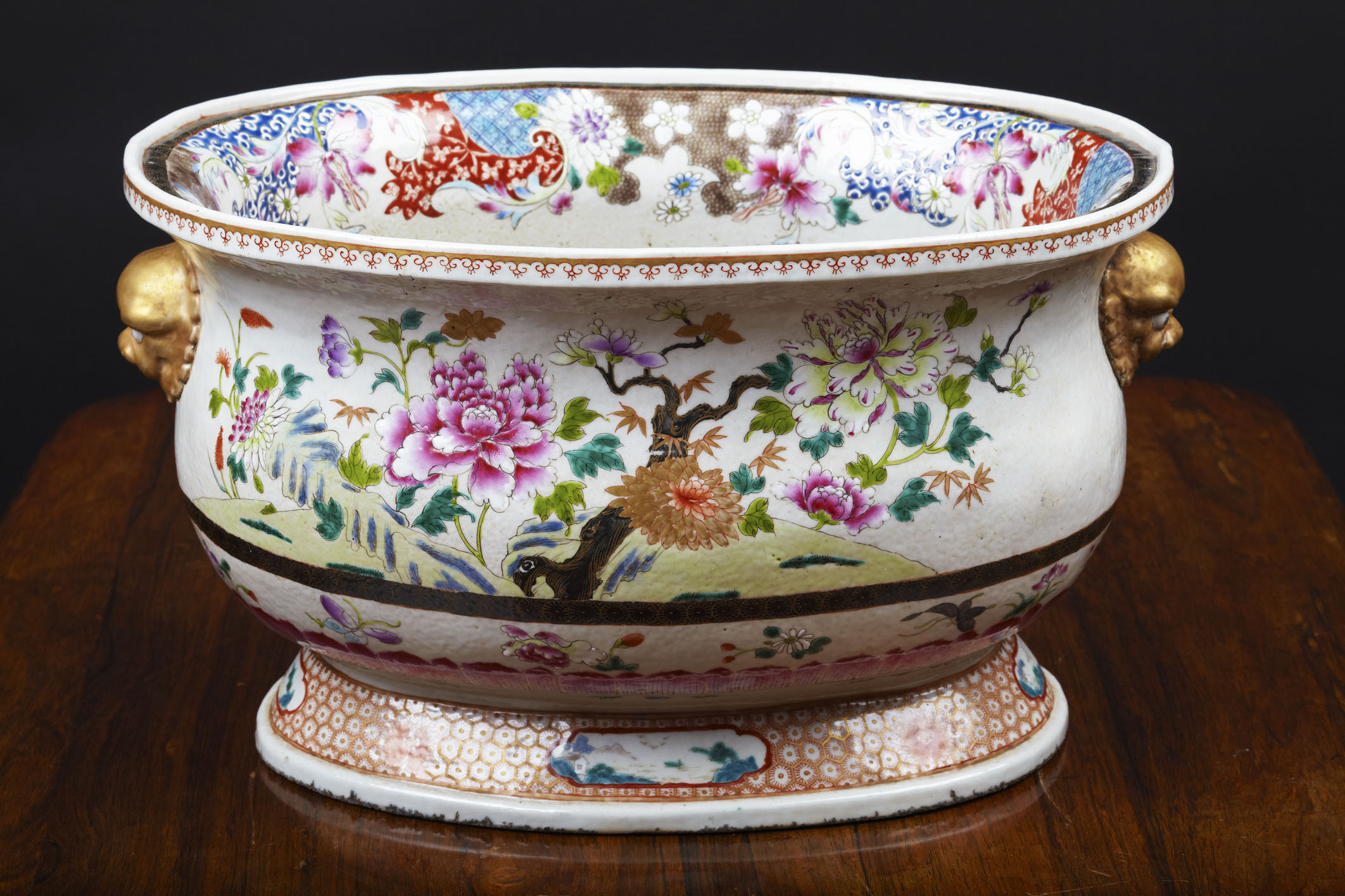 LARGE CHINESE EXPORT FAMILLE ROSE WINE COOLER