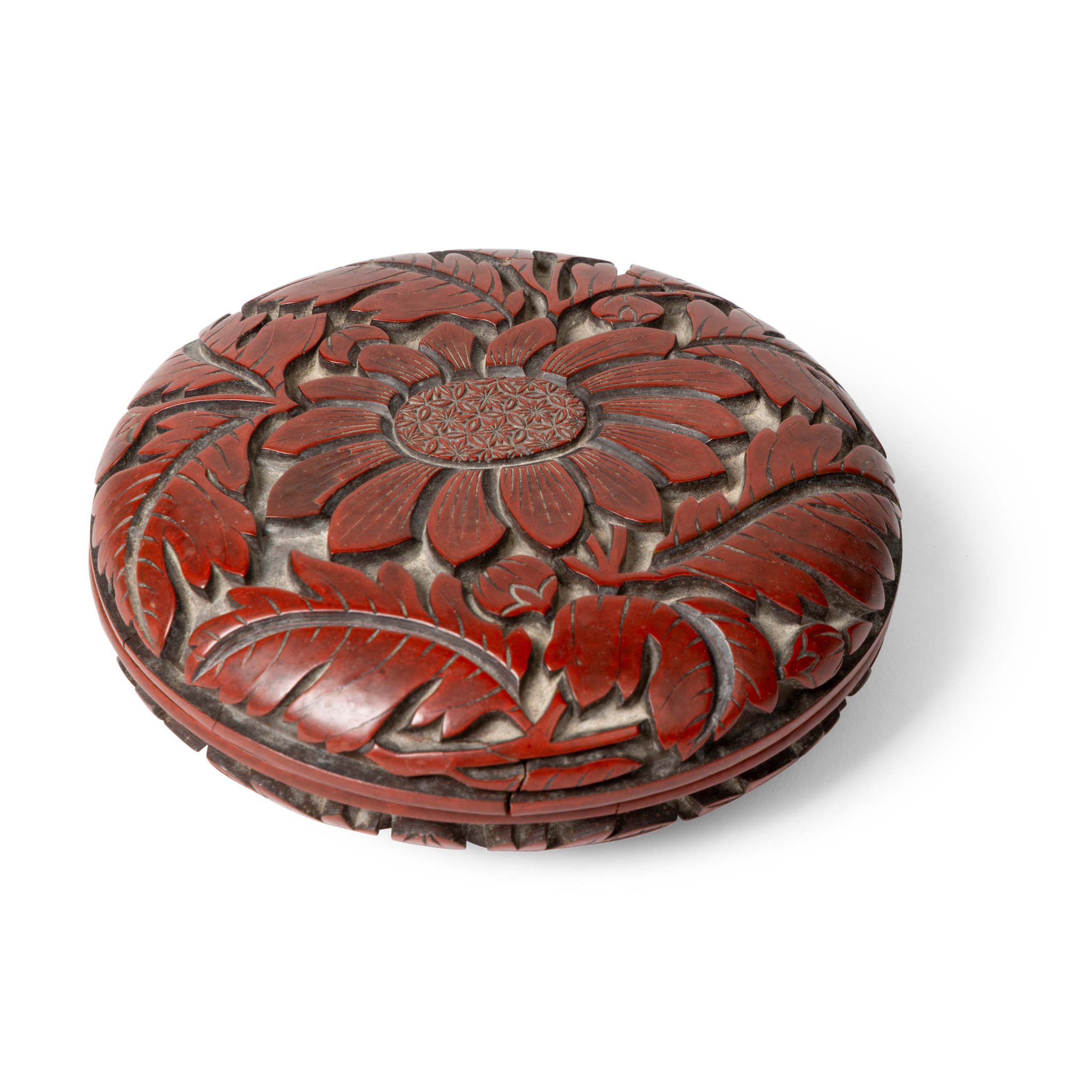TIXI CINNABAR LACQUER 'CHRYSANTHEMUM' CIRCULAR BOX AND COVER