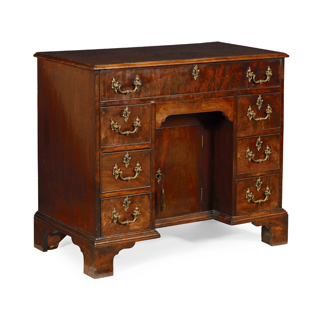 GEORGE III MAHOGANY DRESSING TABLE
