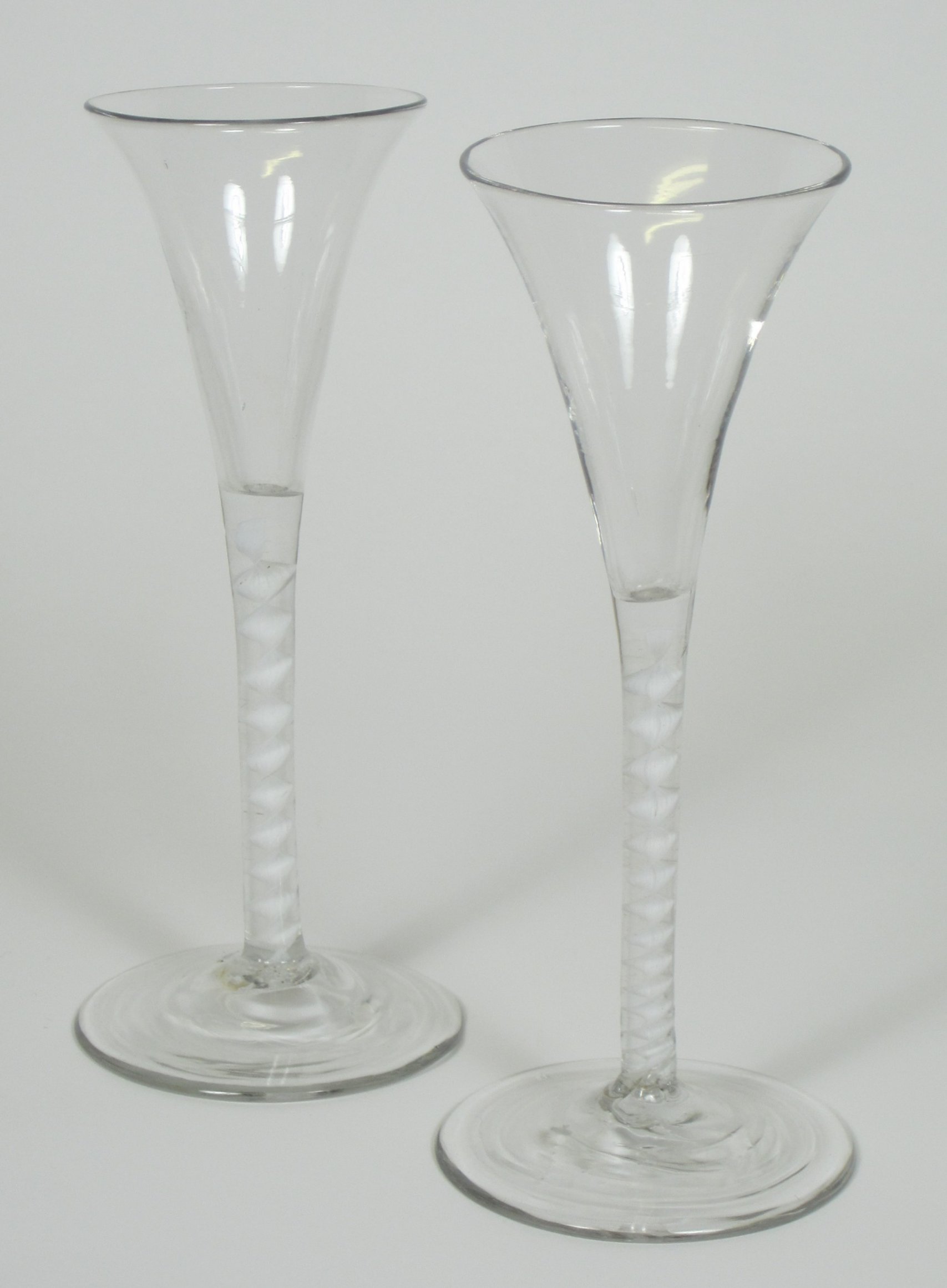 SET OF TEN OPAQUE TWIST DRINKING GLASSES