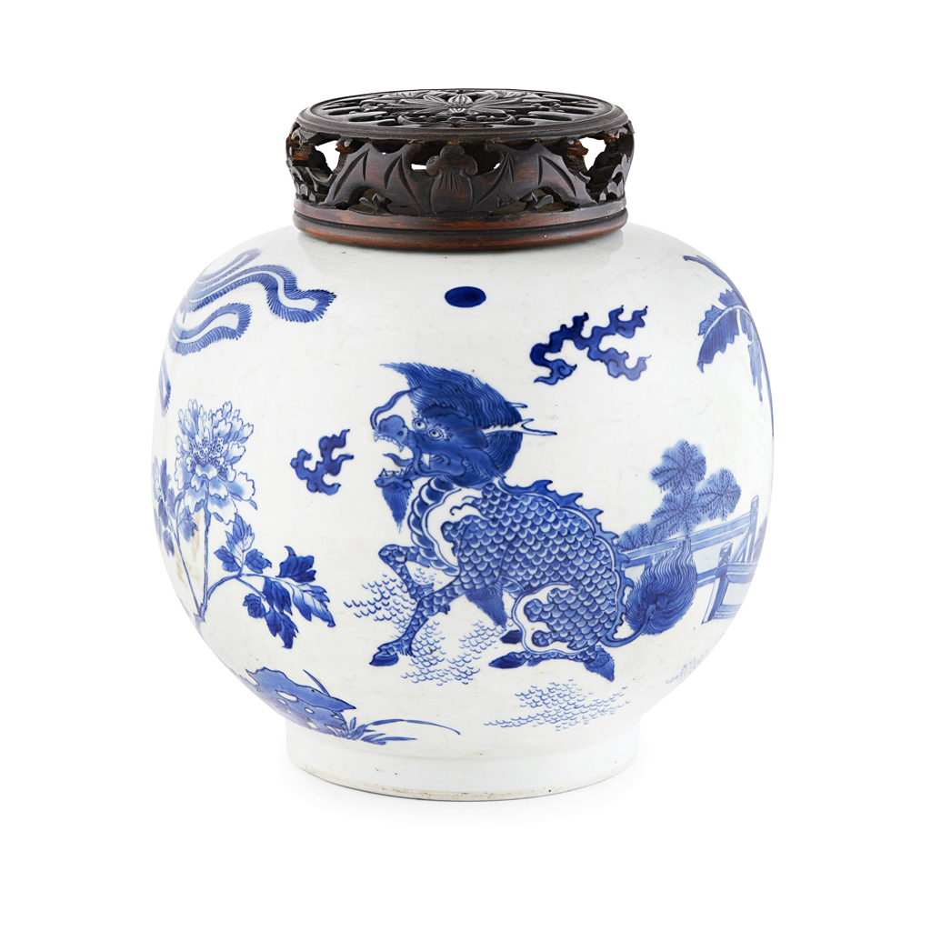 BLUE AND WHITE GINGER JAR AND WOOD COVER