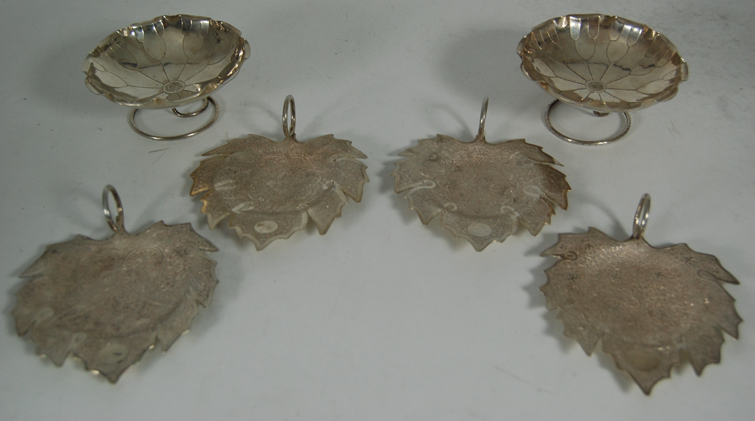 A pair of Chinese export bon bon dishes