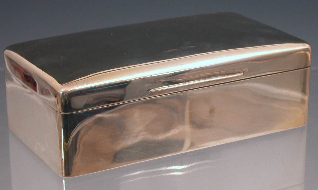 A large table cigarette box