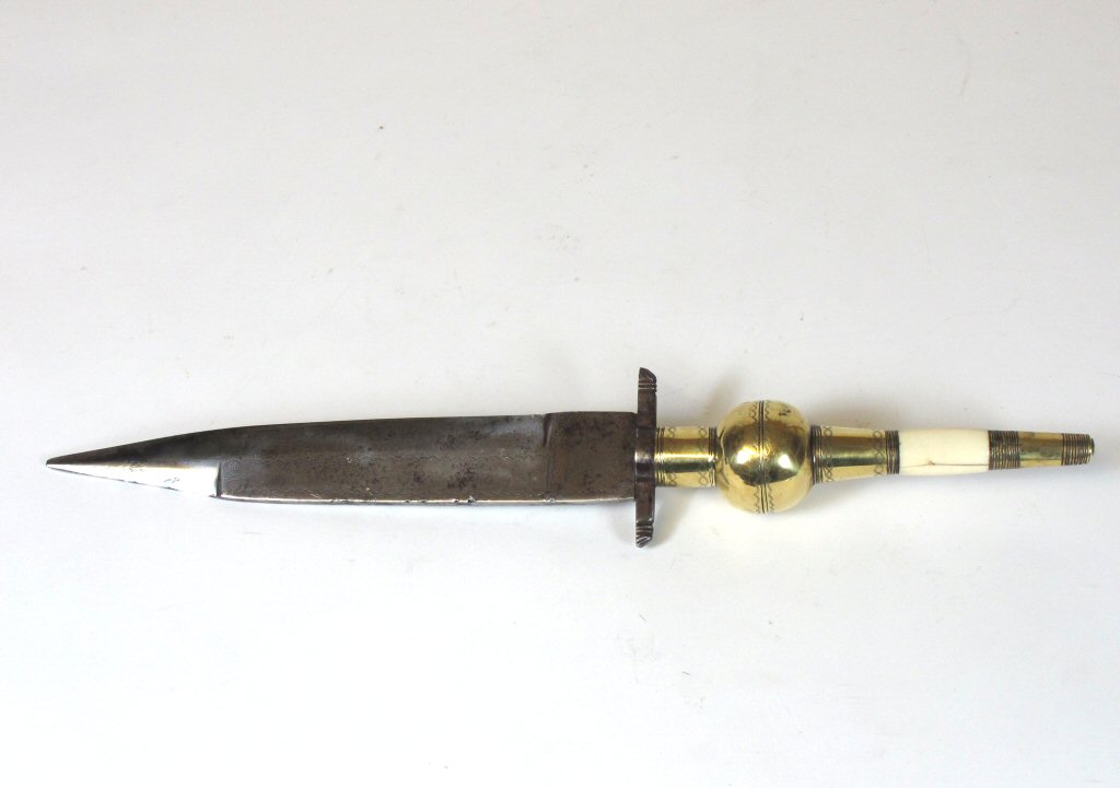 EUROPEAN PLUG BAYONET