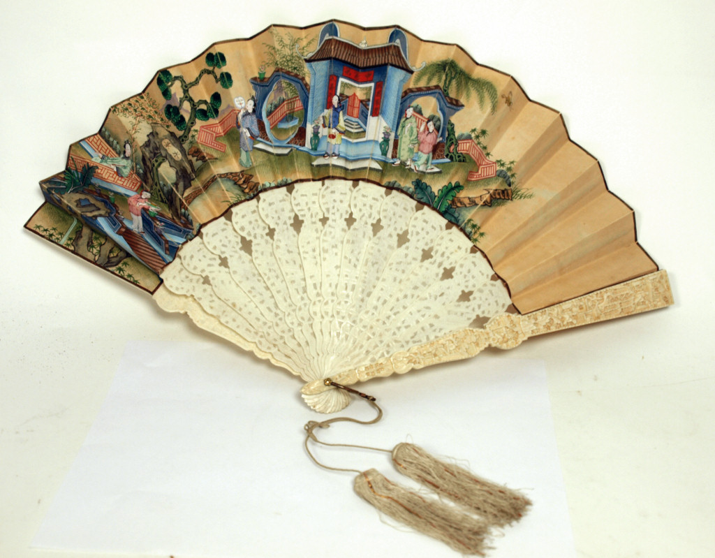 CHINESE IVORY AND SILK FAN