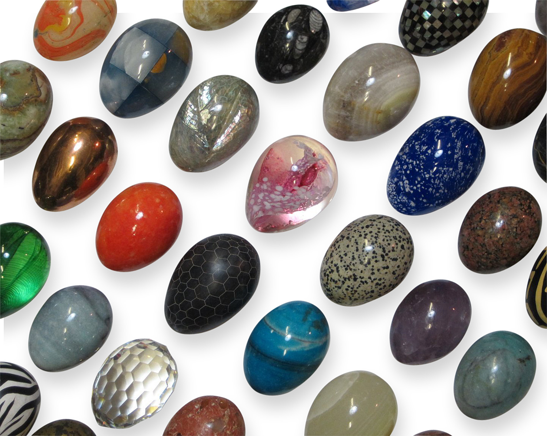 GOOD COLLECTION OF MINERAL, GLASS AND METAL EGGS