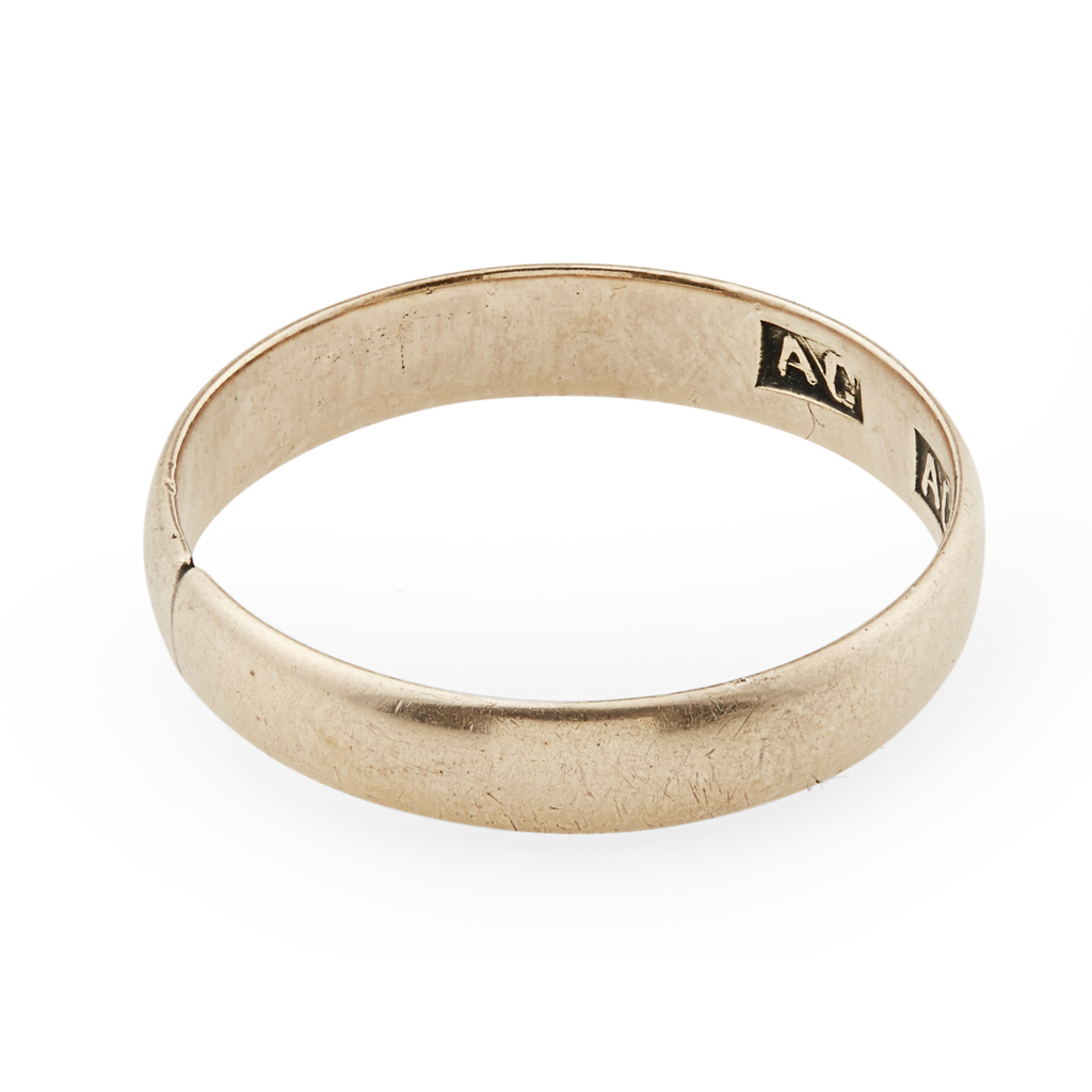 DUNDEE - A RARE SCOTTISH PROVINCIAL GOLD RING