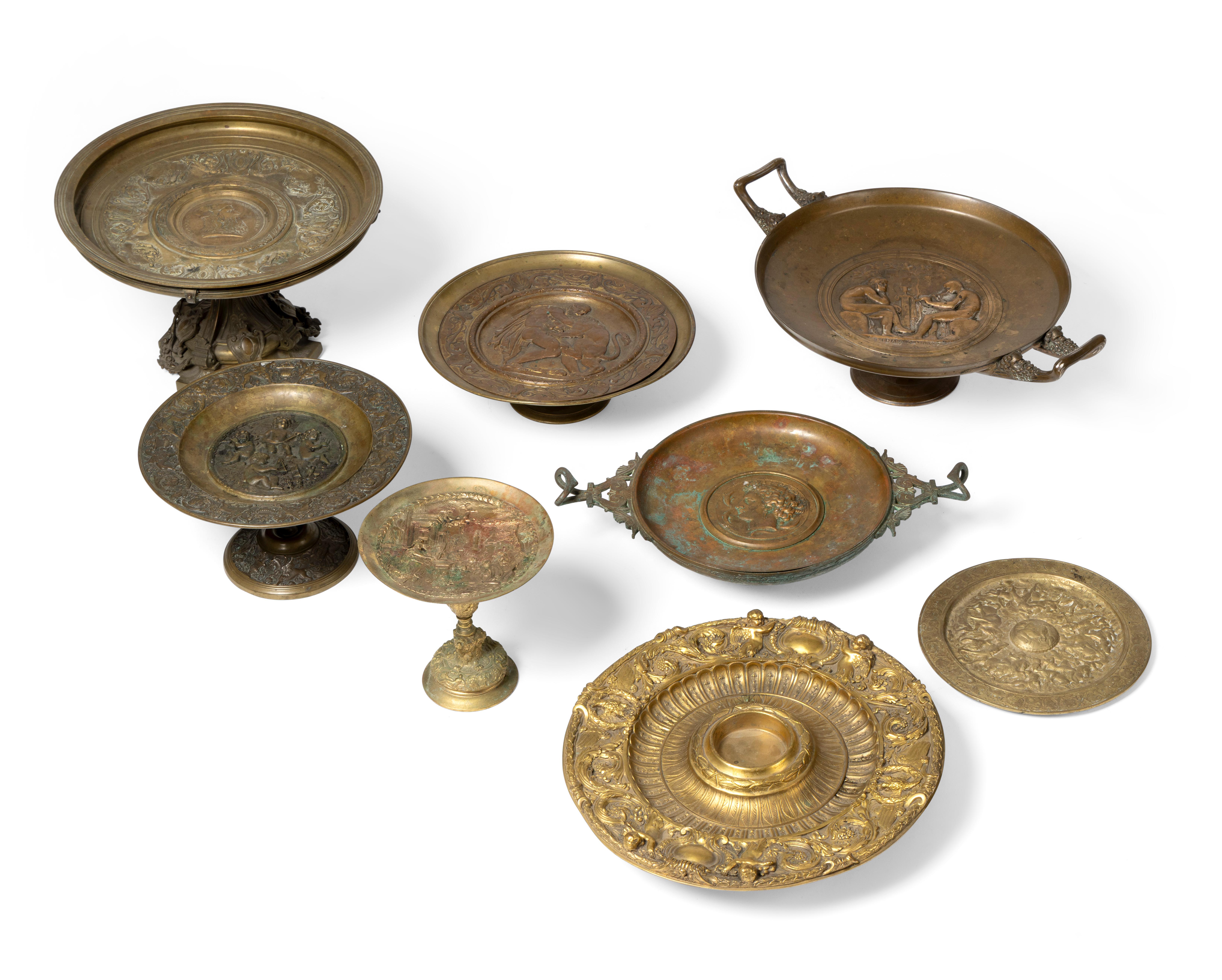 A GROUP OF CLASSICAL INSPIRED BRONZE AND GILT METAL KLYIX AND TAZZA
