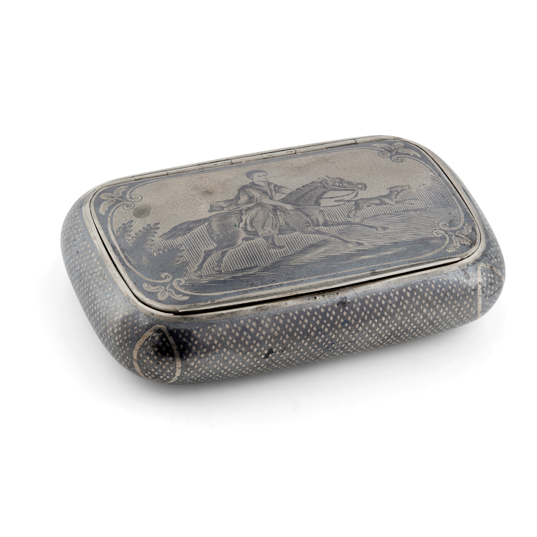 A 20TH CENTURY HUNGRARIAN NIELLO SNUFF BOX