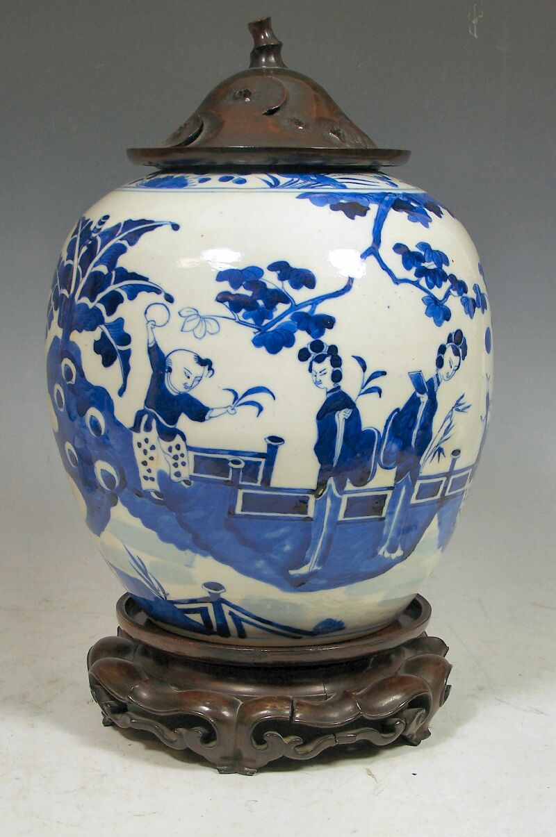 A 19th century Chinese vase