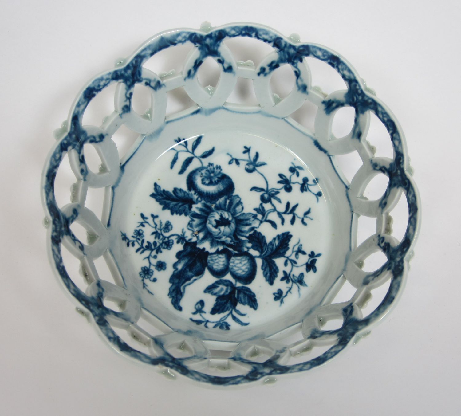 WORCESTER BLUE AND WHITE 'PINE CONE' PATTERN BASKET