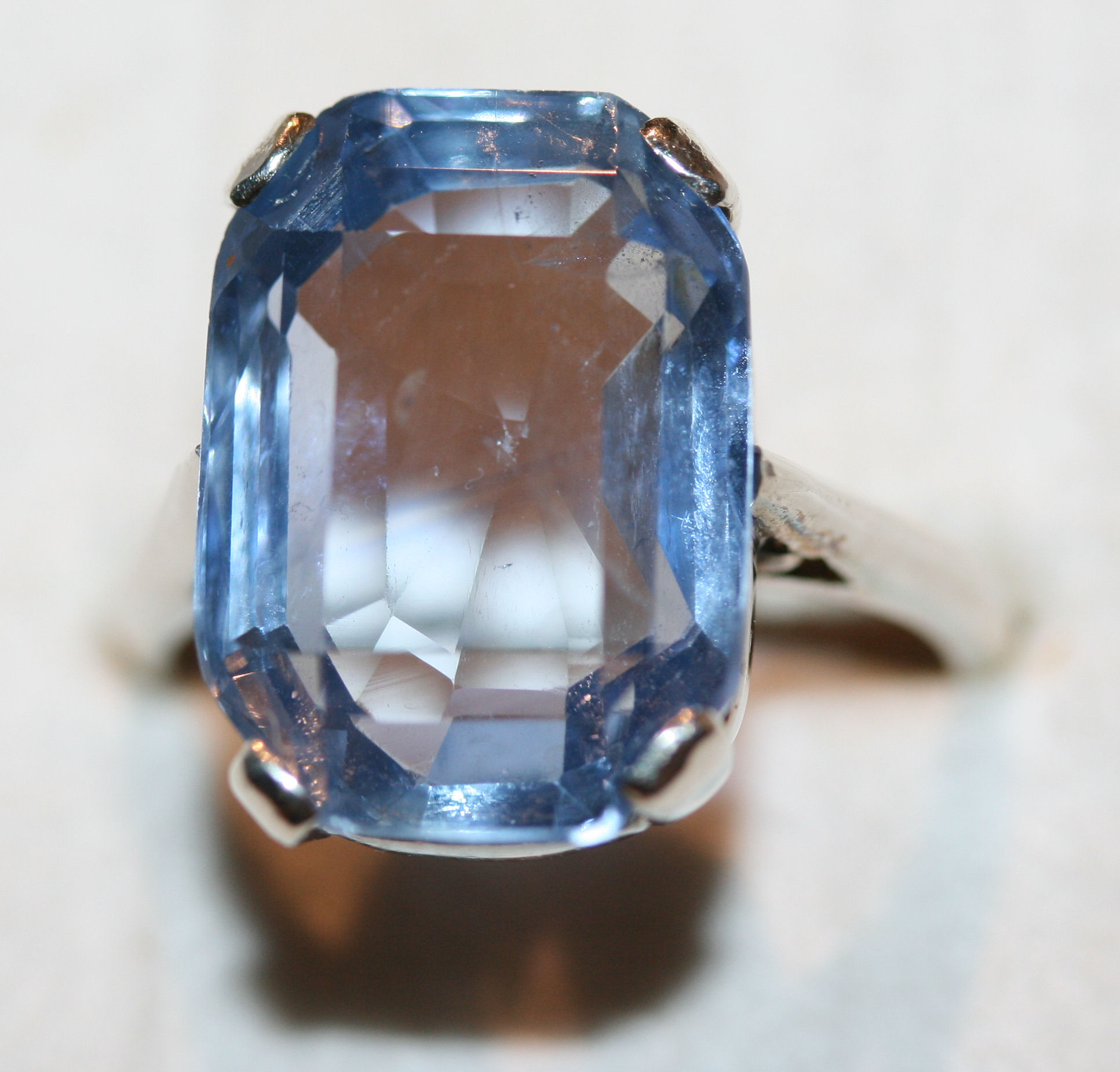 A sapphire single-stone ring,