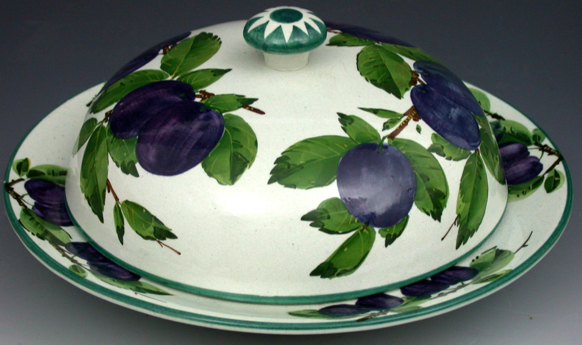 A Wemyss muffin dish and cover,