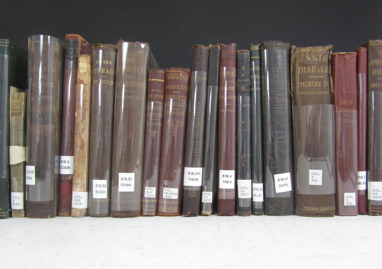 Nineteenth century British medicine, a large quantity, including Parkinson, James