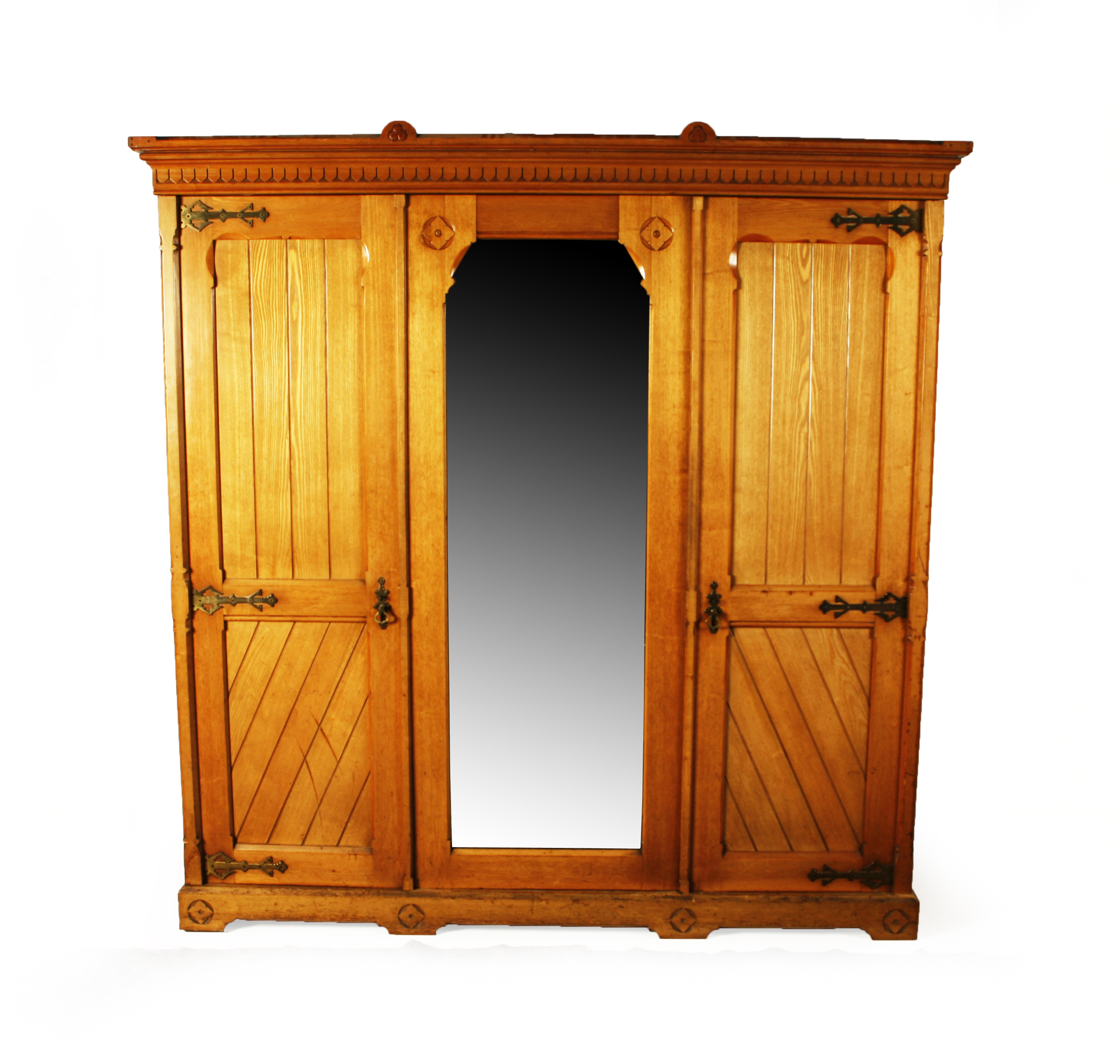 ASH THREE DOOR WARDROBE