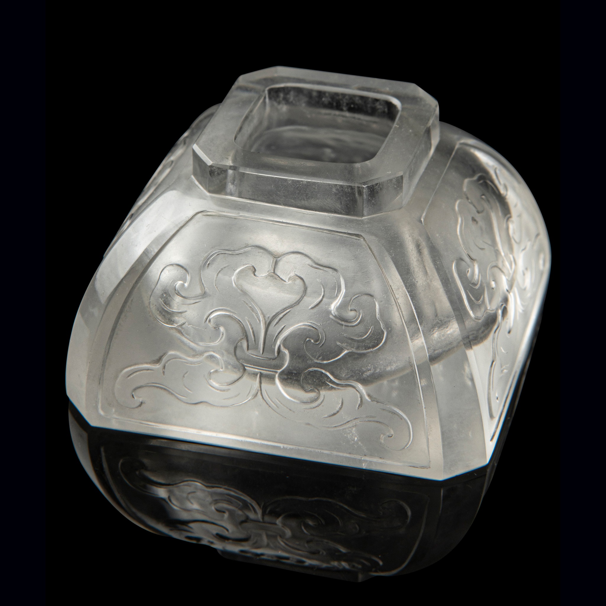 ROCK CRYSTAL SQUARE WATER POT