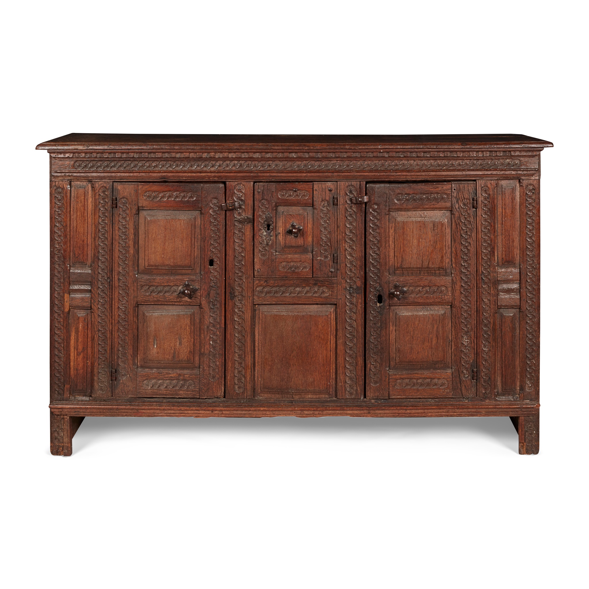 OAK CUPBOARD
