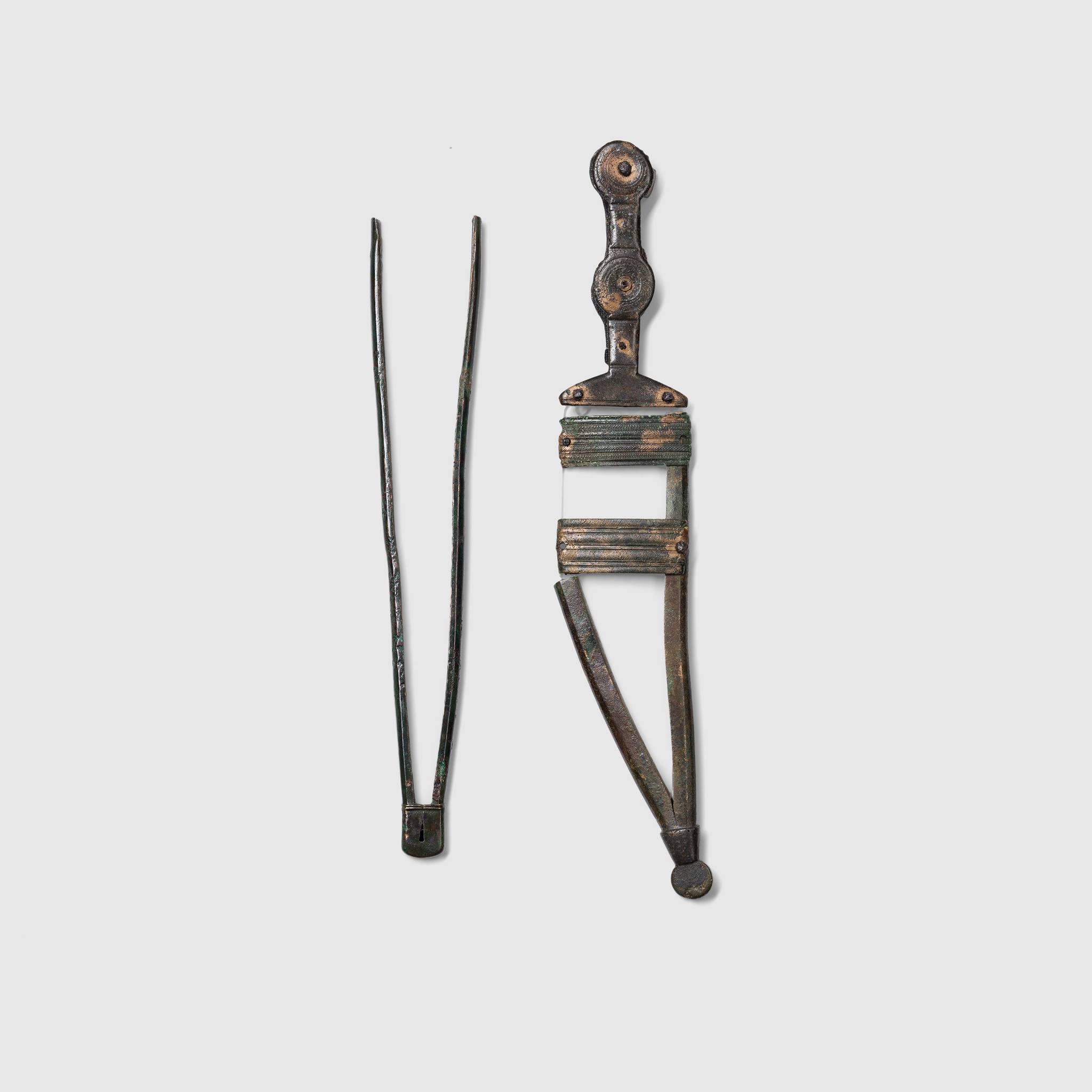 CELTIBERIAN DAGGER AND SHEATH EDGE