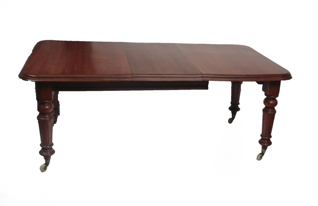 VICTORIAN MAHOGANY EXTENDING DINING TABLE