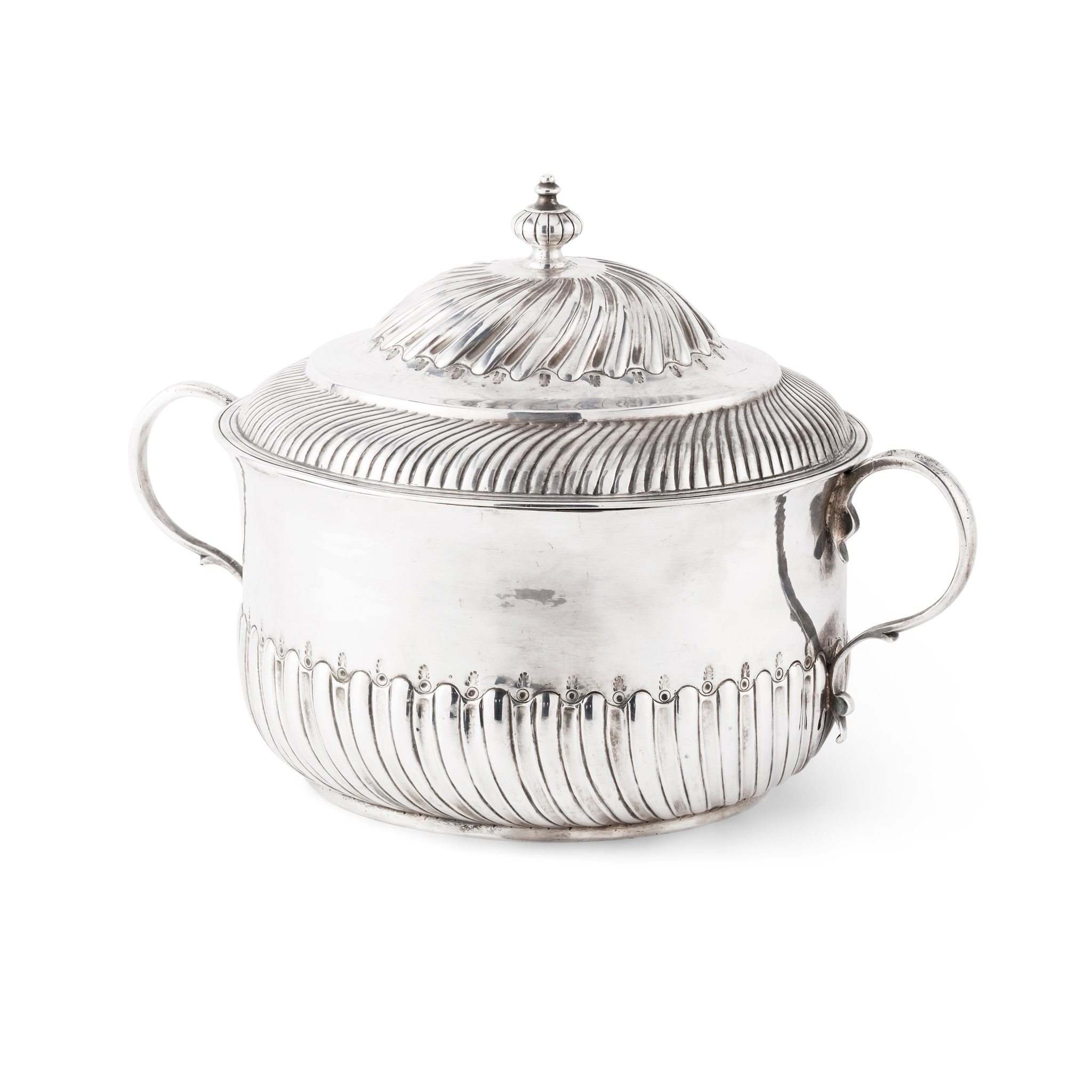 A LARGE QUEEN ANNE STYLE TWIN-HANDLED PORRINGER WITH COVER