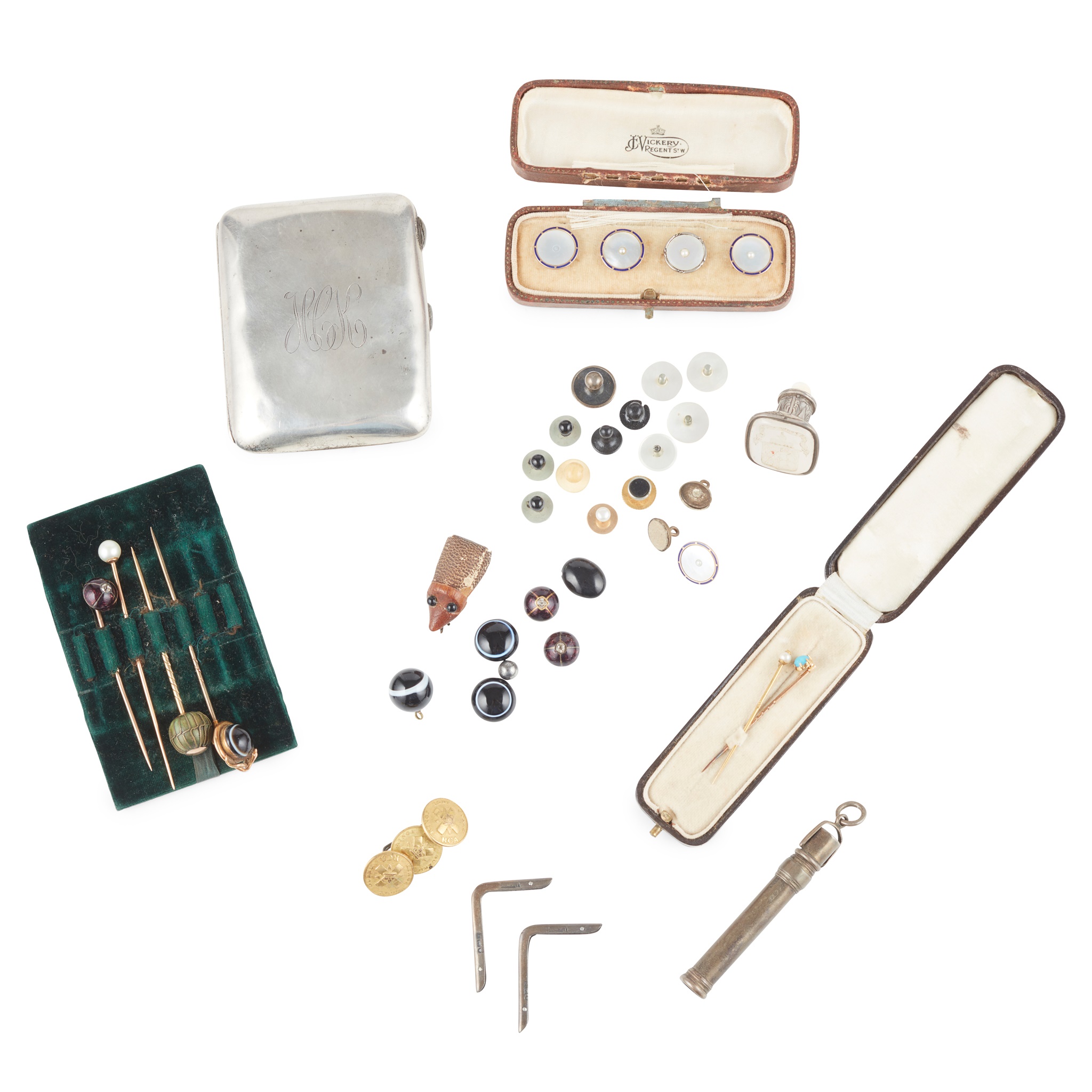 A collection of gentleman’s jewellery