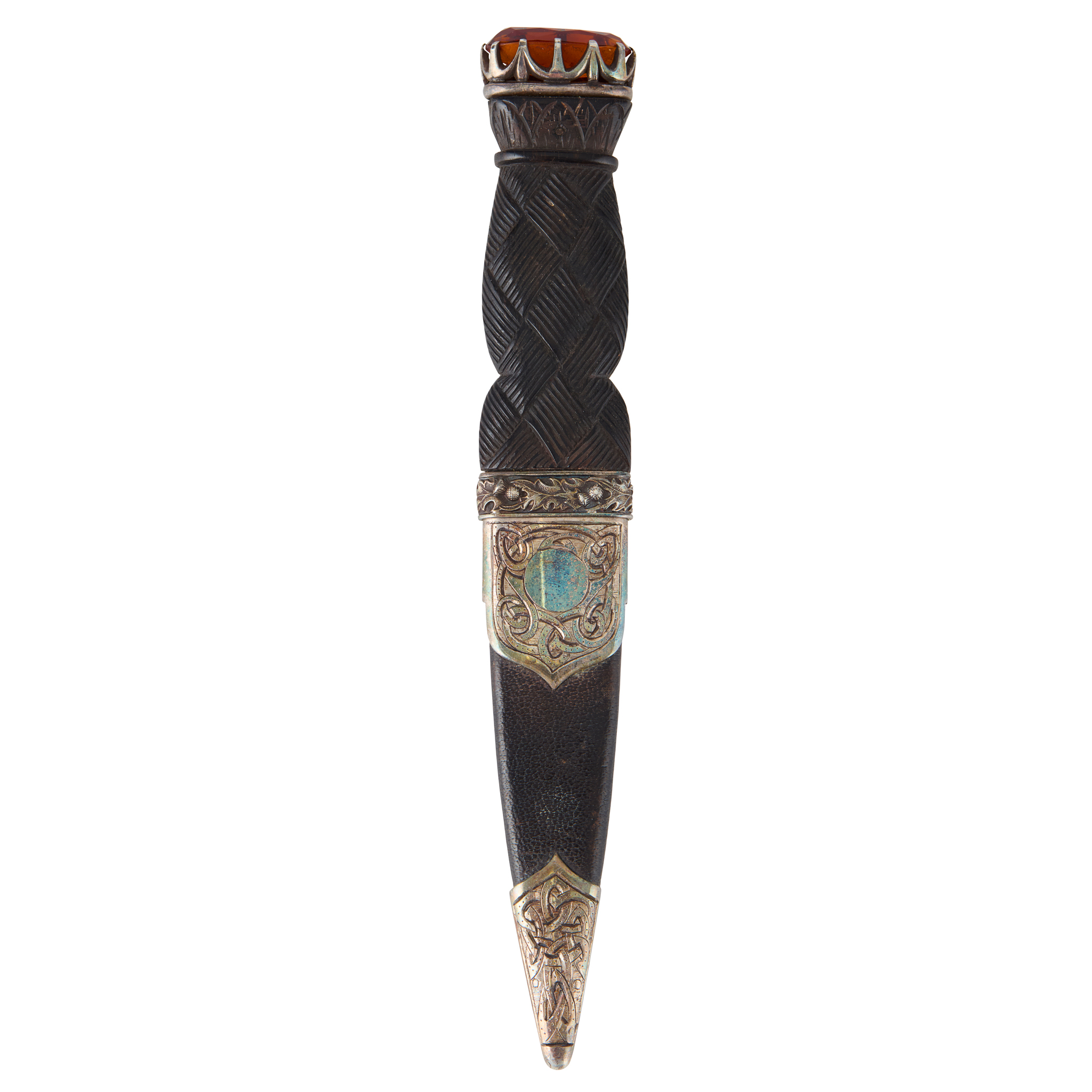 AN EARLY 20TH CENTURY SILVER MOUNTED SGIAN DHU