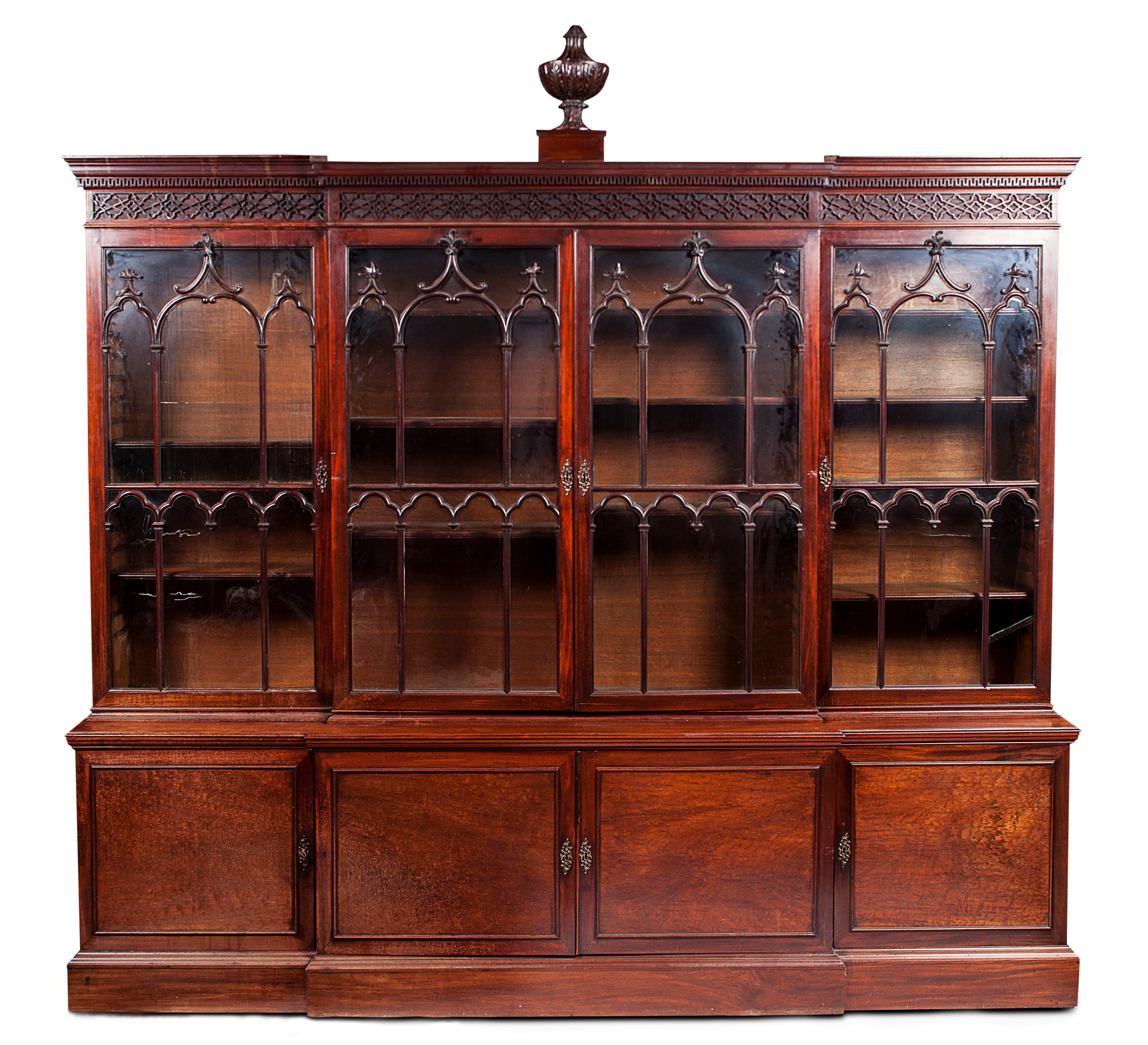 GOOD GEORGE III MAHOGANY BREAKFRONT LIBRARY BOOKCASE