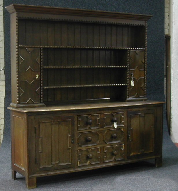 An oak dresser,