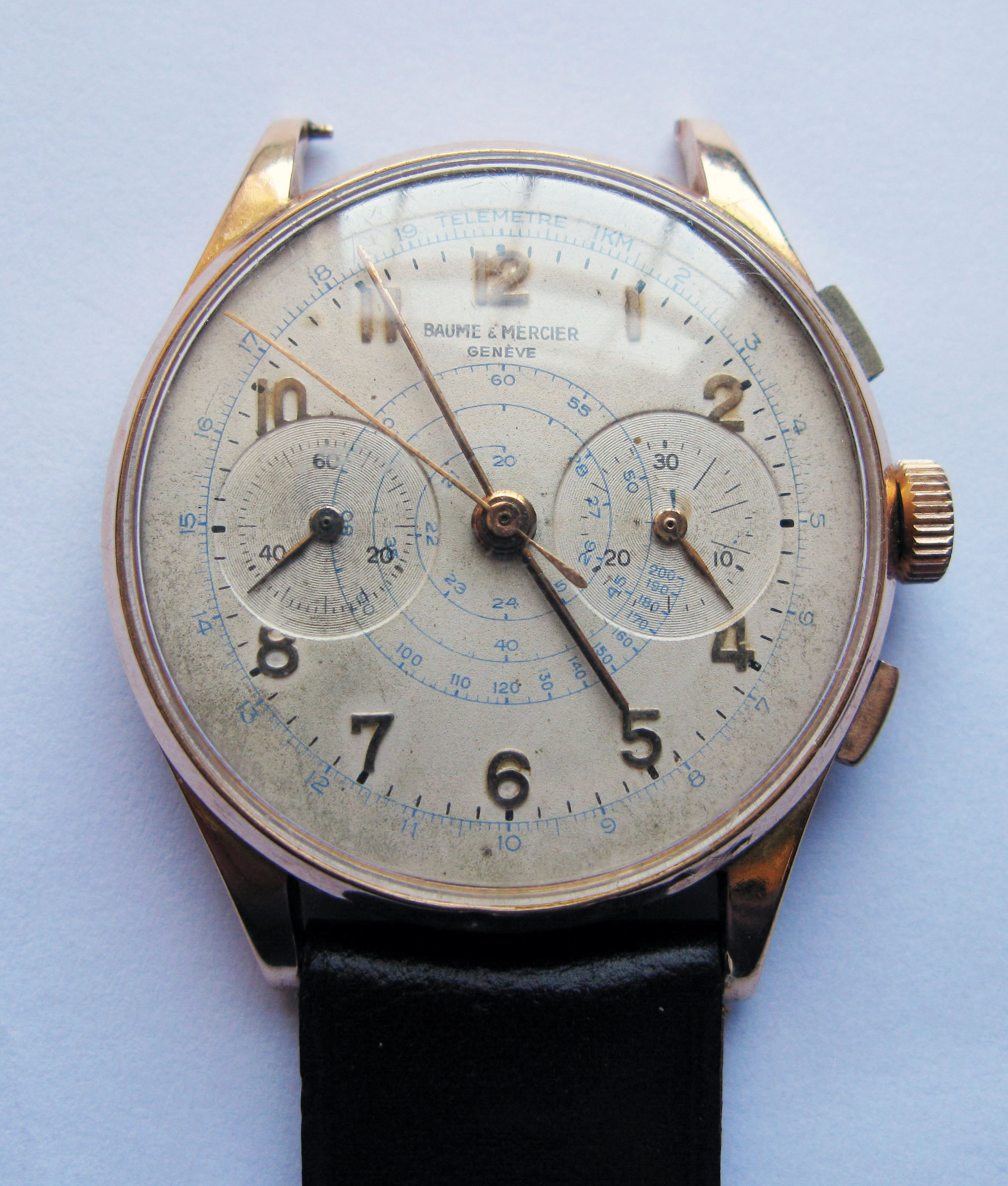 BAUME et MERCIER - a gent's 18ct gold cased chronograph