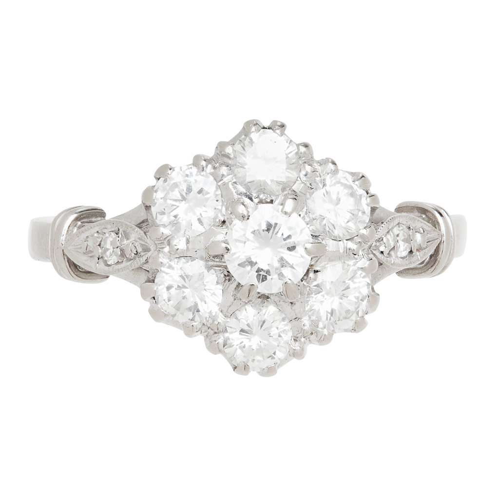 AMENDMEND TO CATALOGUE A diamond cluster ring