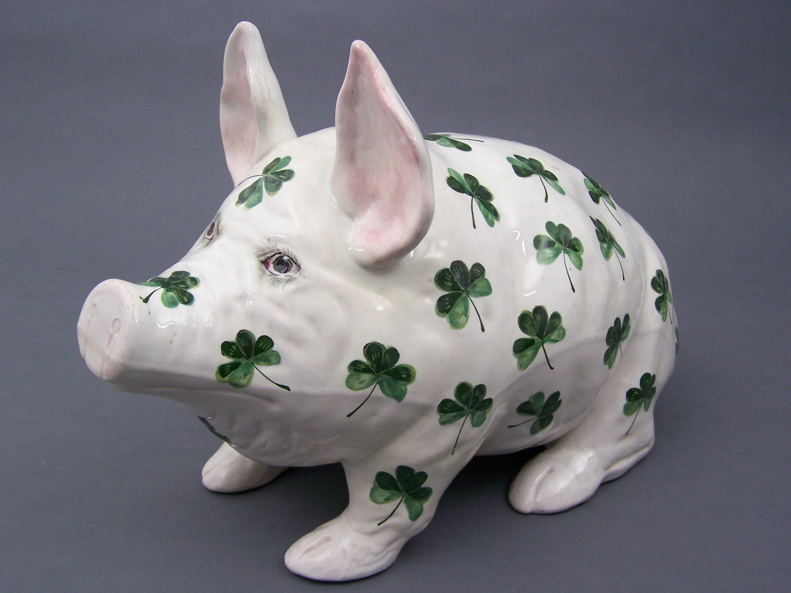 A large Wemyss pig,