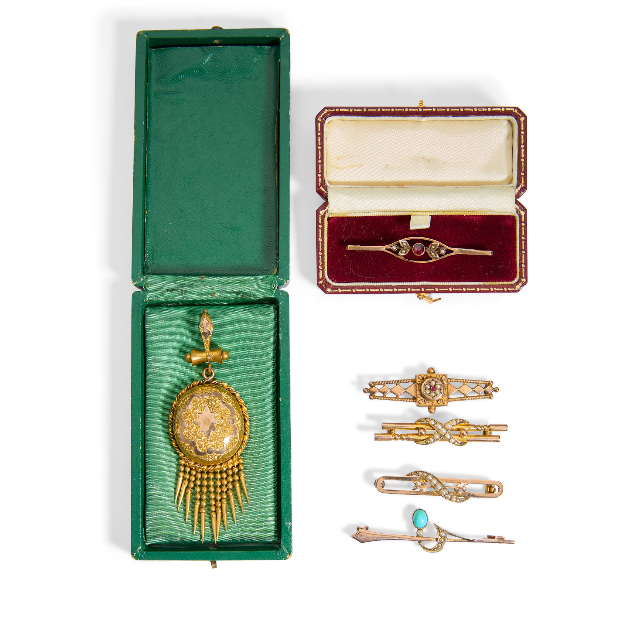 A collection of Victorian brooches