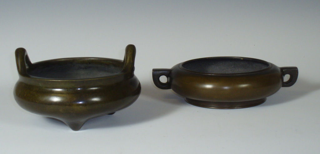 A Chinese archaic style bronze bowl