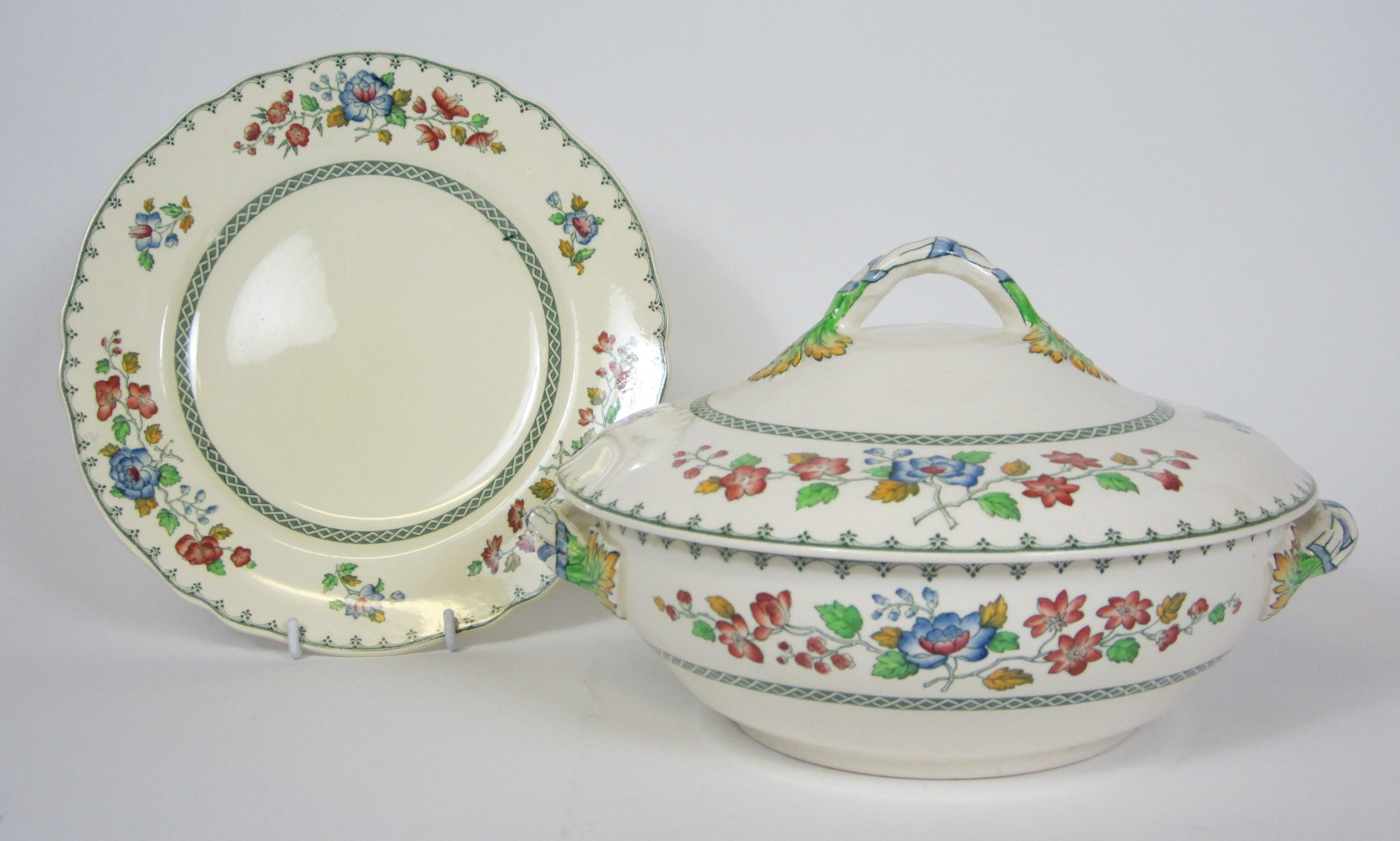COPELAND SPODE 'ROYAL JASMINE', 'STRATHMERE' PATTERNED PART DINNER SERVICE