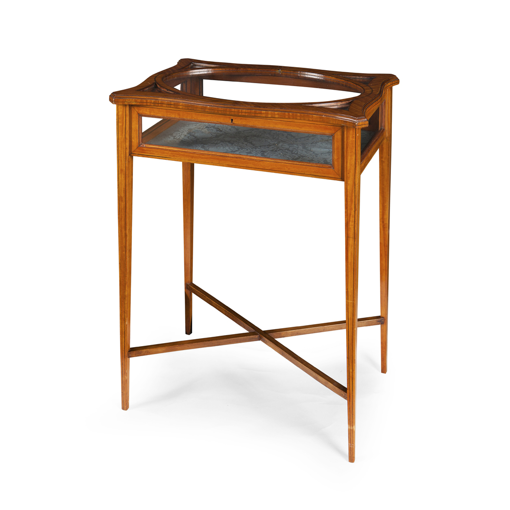 A SATINWOOD AND CHEQUER STRUNG TABLE VITRINE