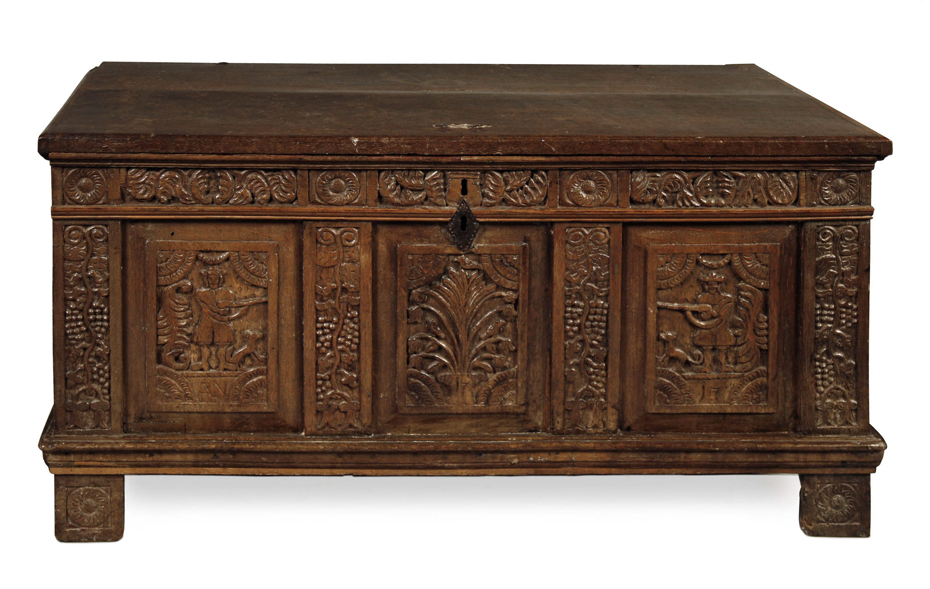 ENGLISH OAK CHEST