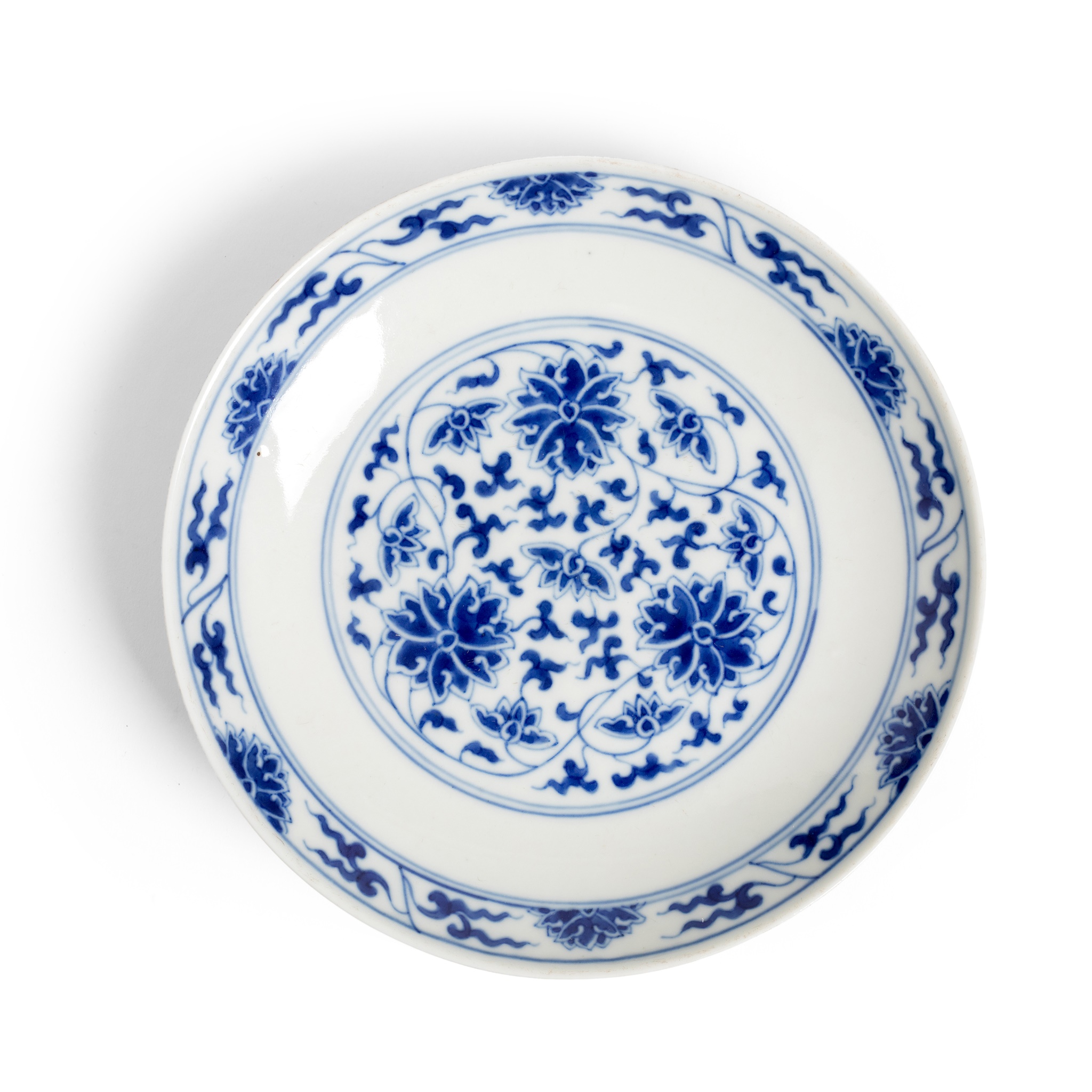 BLUE AND WHITE 'LOTUS' DISH