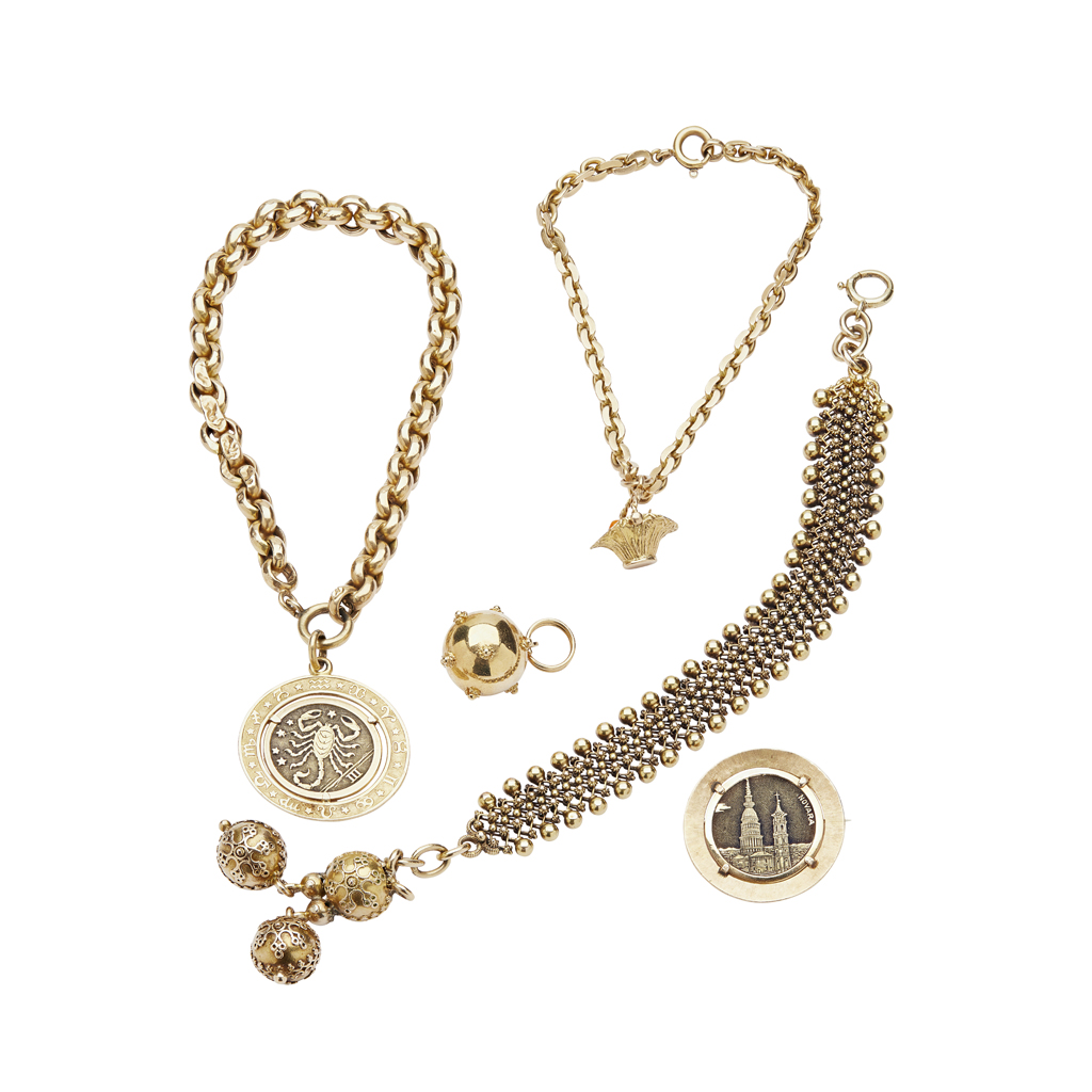 A collection of jewellery