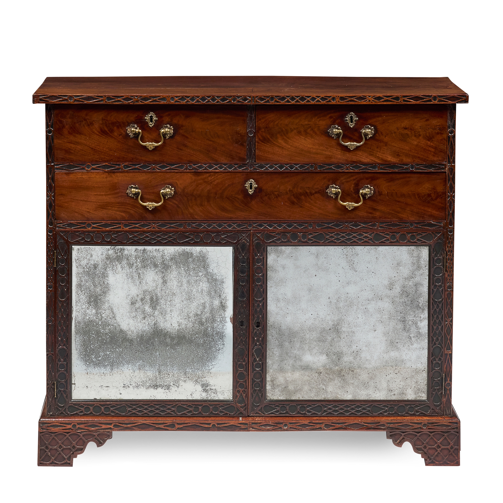 EARLY GEORGE III MAHOGANY DRESSING CABINET
