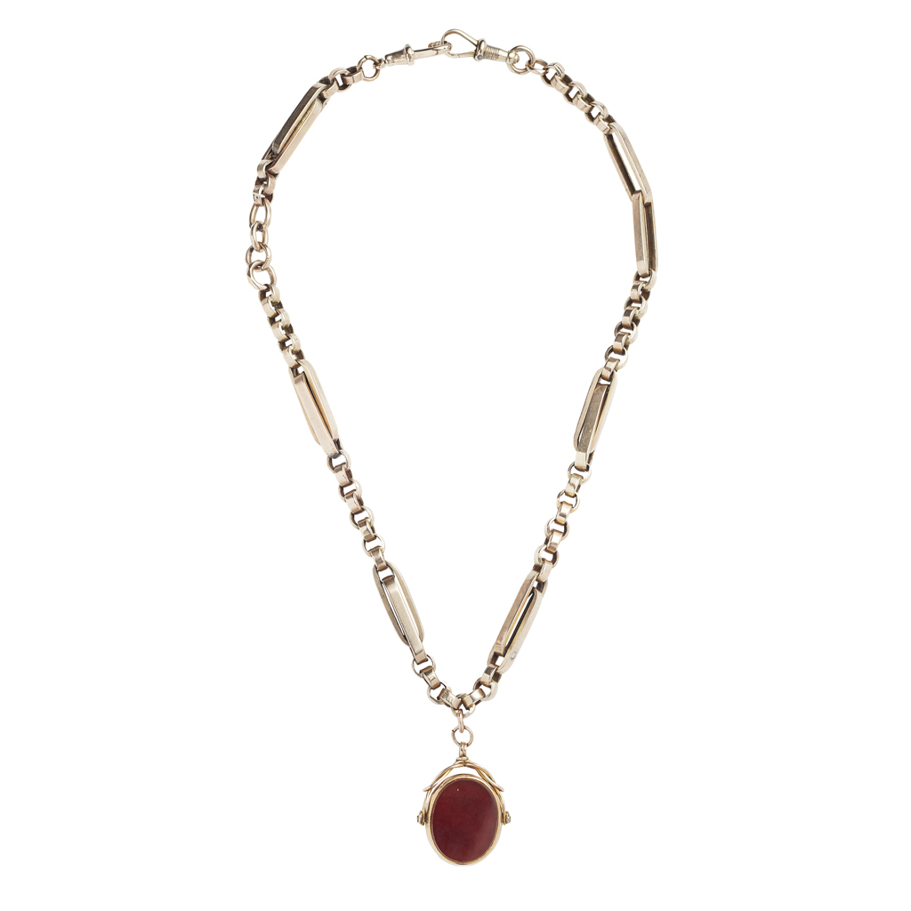 A gentleman's Albert