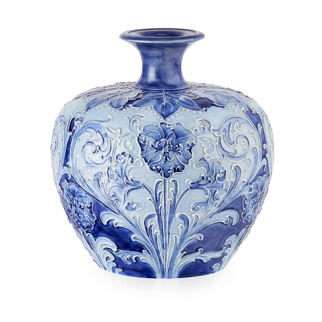 WILLIAM MOORCROFT (1872-1945) FOR J. MACINTYRE & CO.