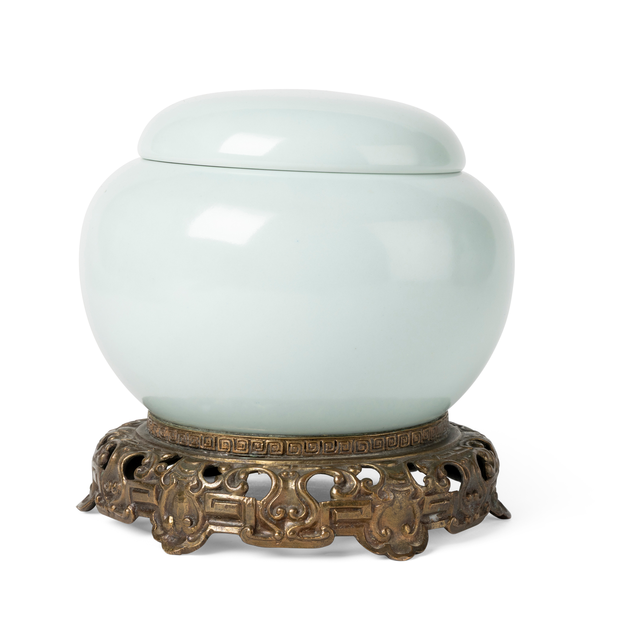 CHINESE WHITE-GLAZED BOX WITH COVER