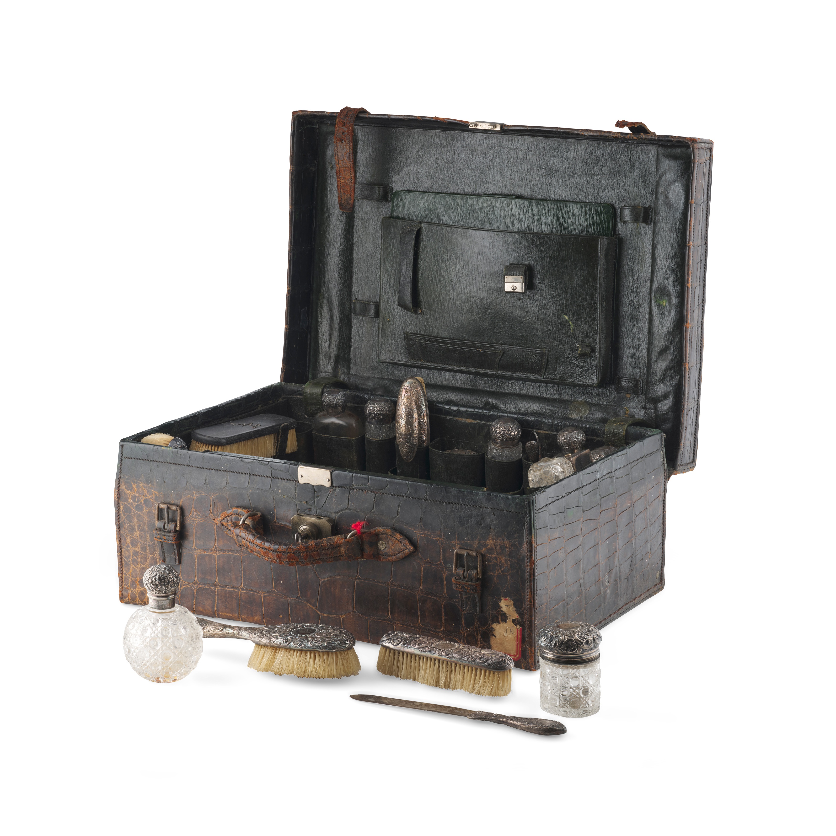 A LATE VICTORIAN TRAVELLING VANITY CASE