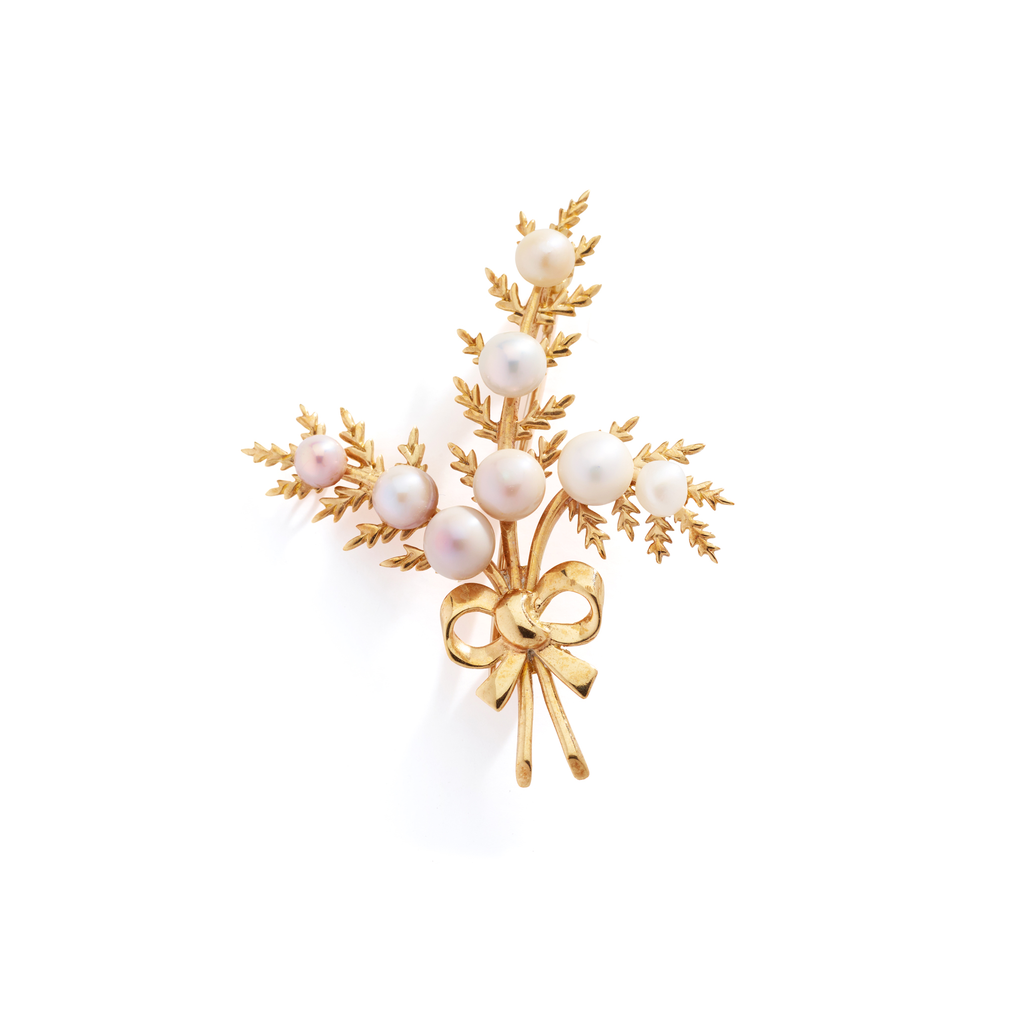 CAIRNCROSS OF PERTH: A 9CT GOLD SCOTTISH FRESHWATER PEARL 'FERN' BROOCH