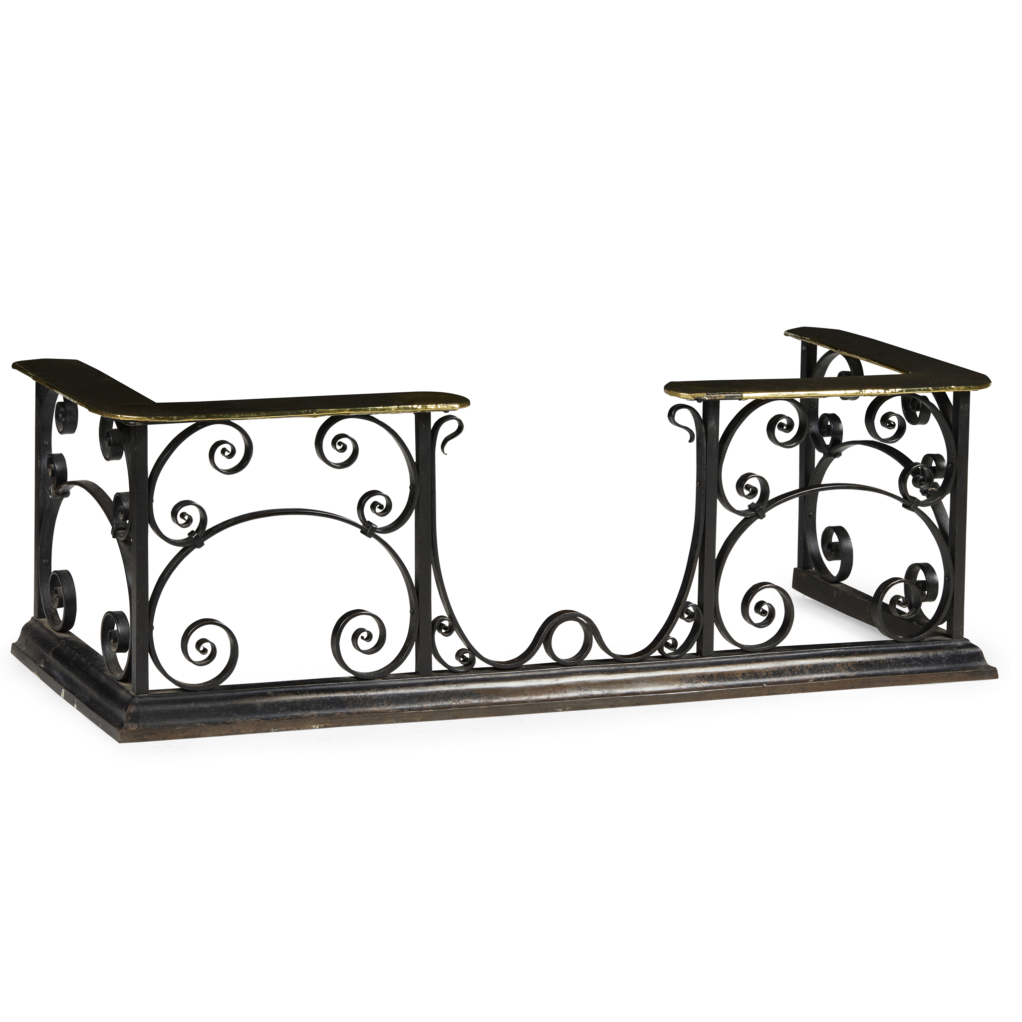 WROUGHT IRON AND BRASS CLUB FENDER