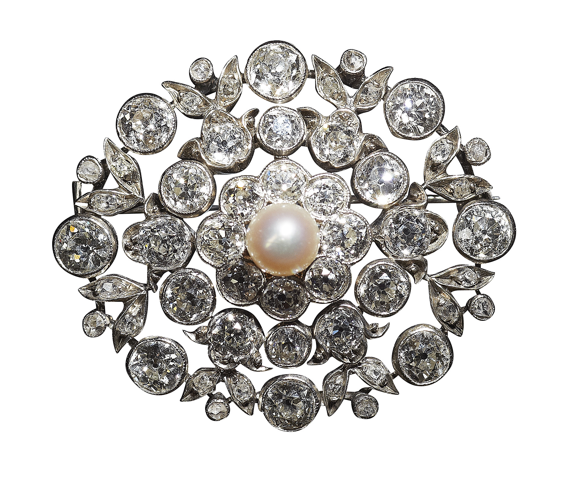 A Belle Époque pearl and diamond brooch